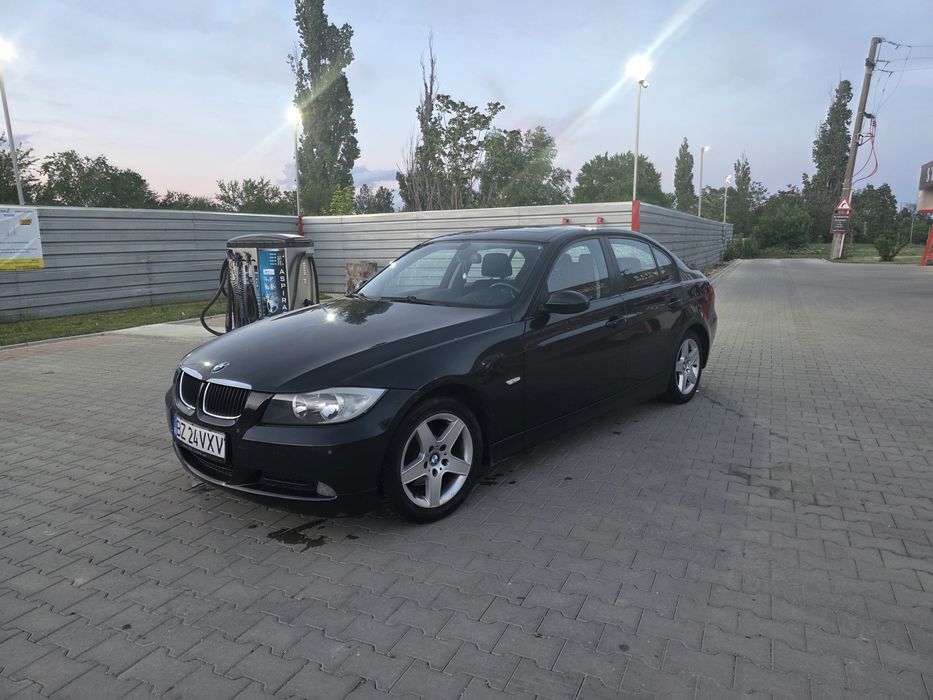 BMW E90 318i Benzină • Manual