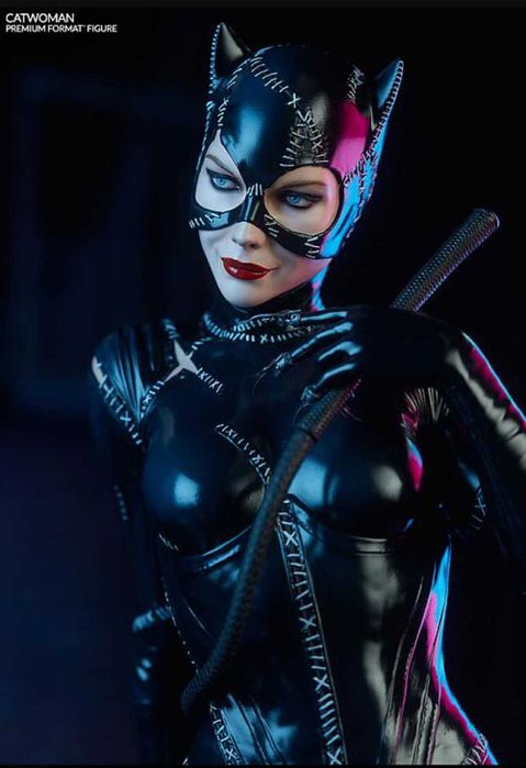 DC CATWOMAN - Женaта котка в два варианта