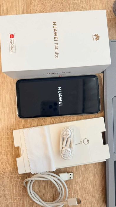 Huawei P40 Lite – 128 GB, много добро състояние, пълен комплект