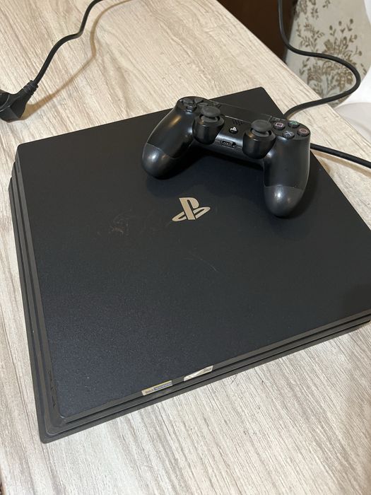 Срочно! PS4 Pro 1 ТБ + игры