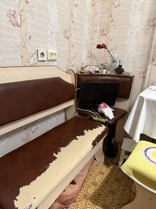 Продам кухонный диван