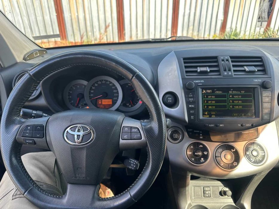 Toyota Rav4 RAV4 2.2 D-4D /Напълно обслужена  /4х4/