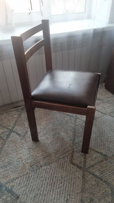 Стулья кухонные  2 штуки