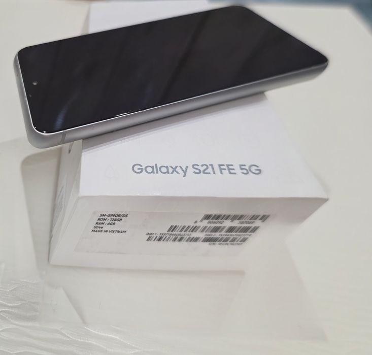 Samsung S21FE 128 GB display defect