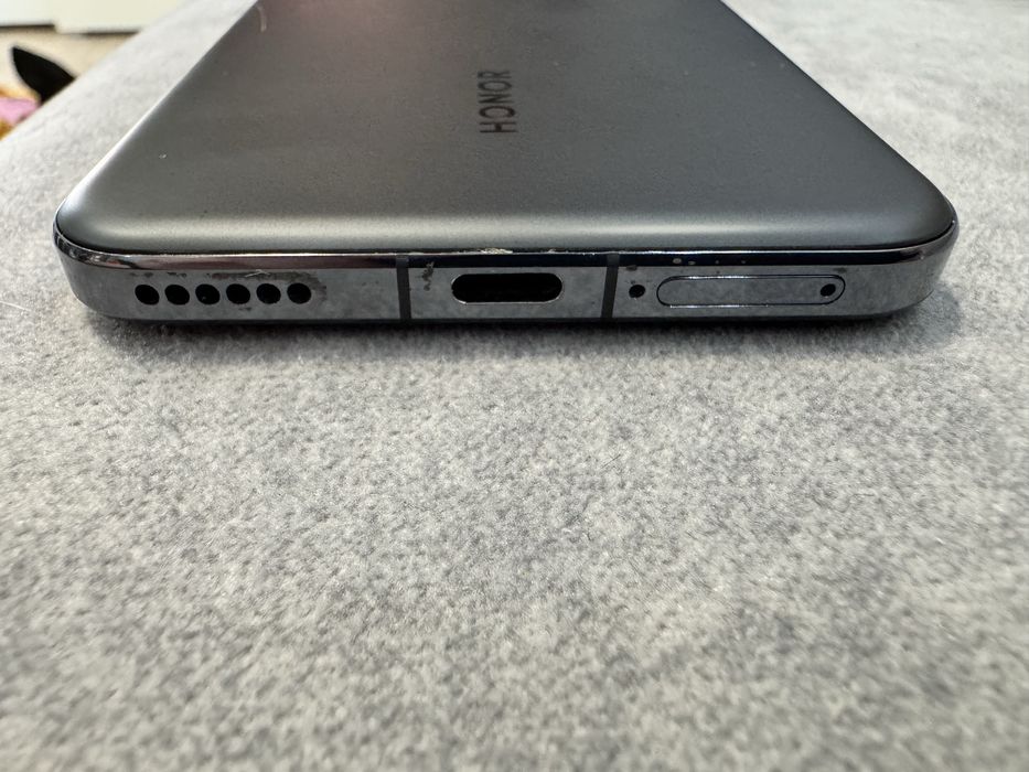Honor  magic 7 black 12/256g