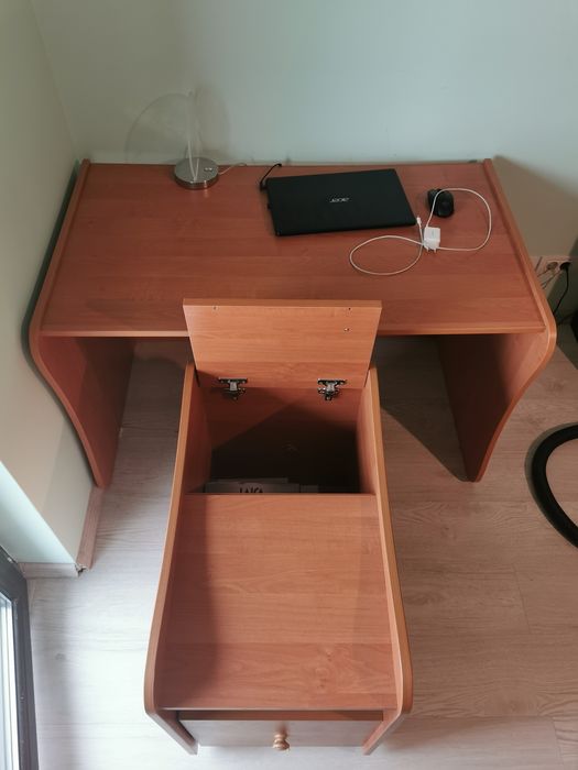 Lorelli-patut si birou