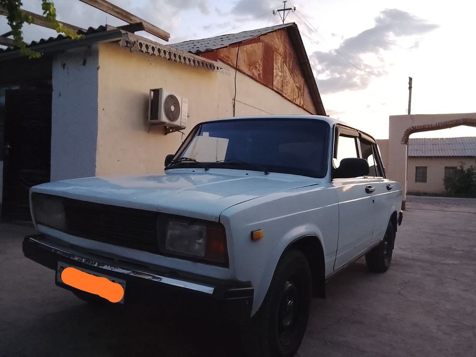 Vaz 2105 Lada sotiladi
