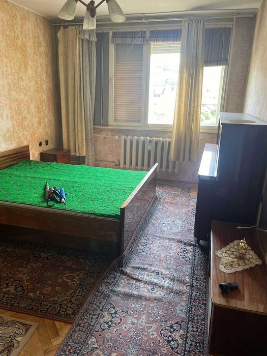 Дава се под наем Тристаен апартамент в Разград, Център - 89 кв.м за 122400 € - Снимка #3