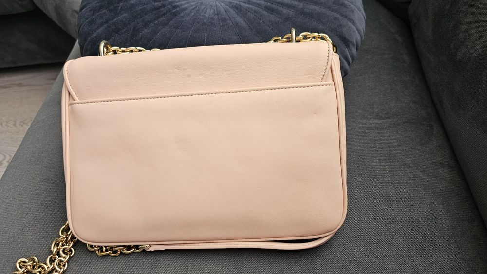 НОВА дамска чанта Furla Cosy