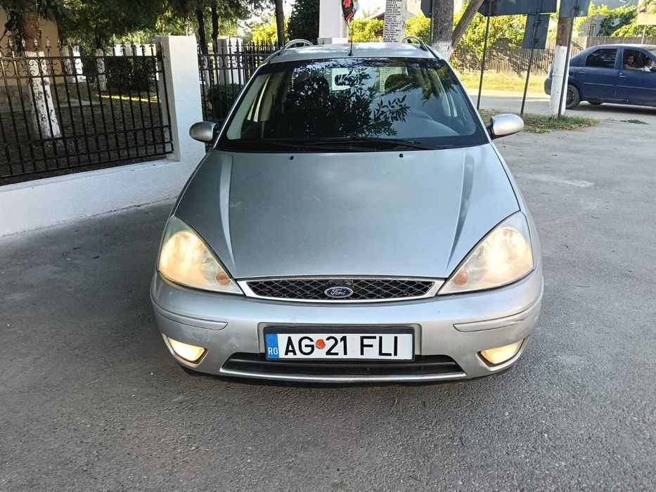 Vând Focus Ghia Benzină