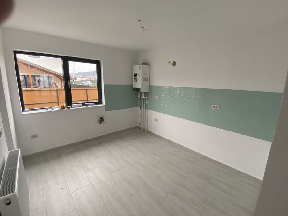 Casa Parter Curtea de Arges ( zona Primaveri )