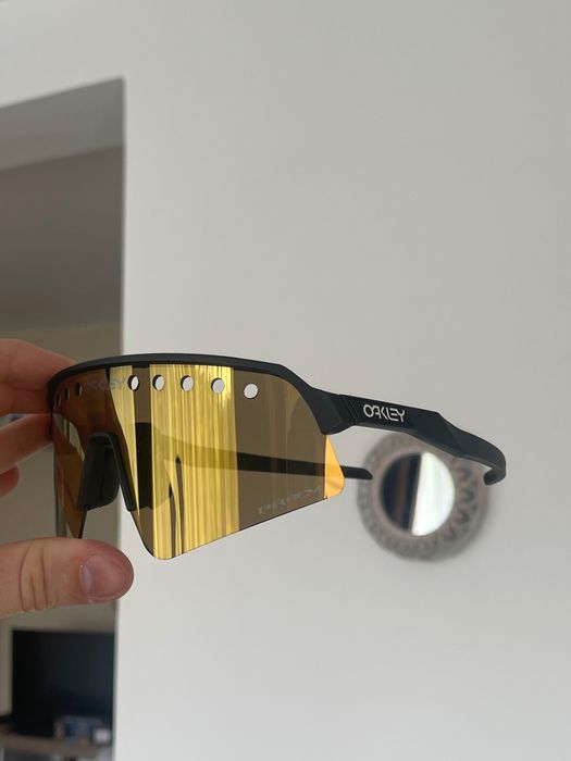 Oakley Sutro Sweep