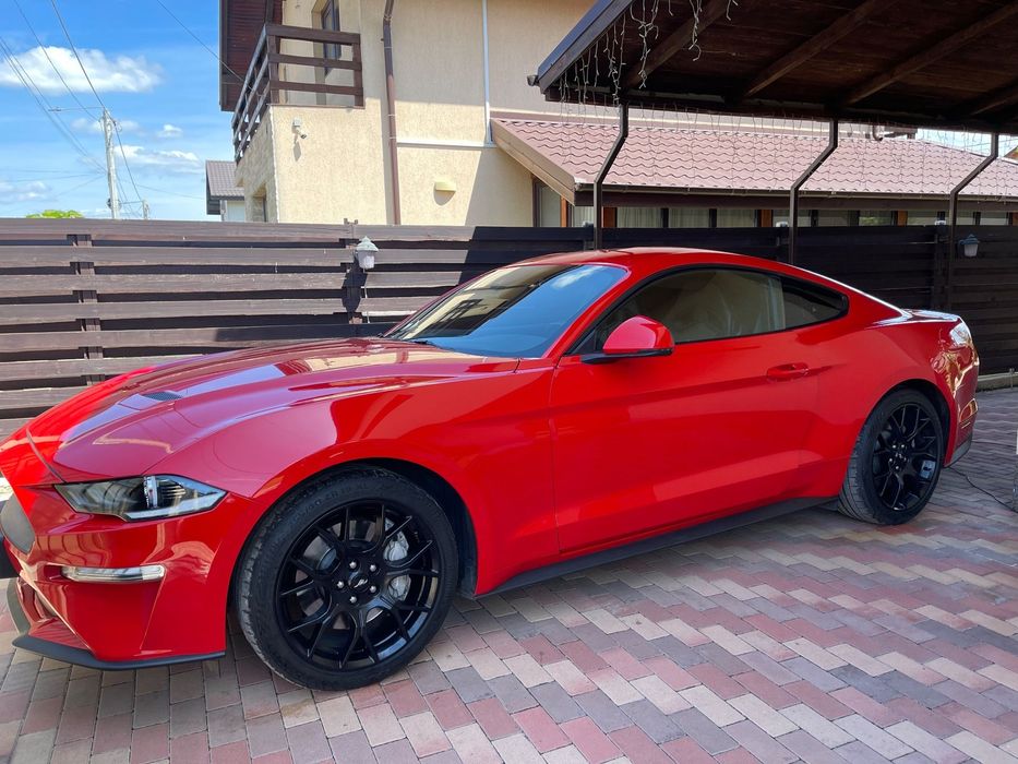 Ford Mustang Ford Mustang 2.3, cumparat din Romania reprezentanta Tiriac Auto.