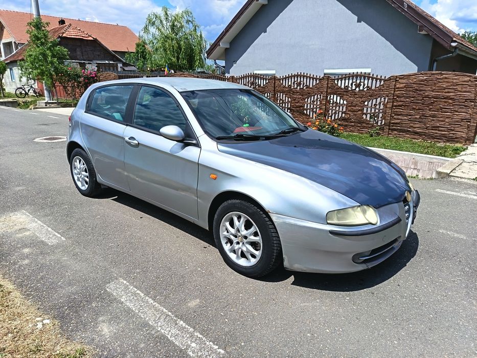 Vand Alfa Romeo , mai multe detalii în privat