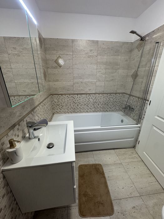 Inchiriez apartament cu 2 camere, complex Avanera