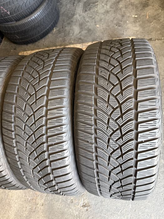 4 anvelope iarna 235/45/18 , GoodYear , 6.7 mm !
