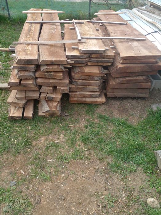 Scandura si dulapi din nuc