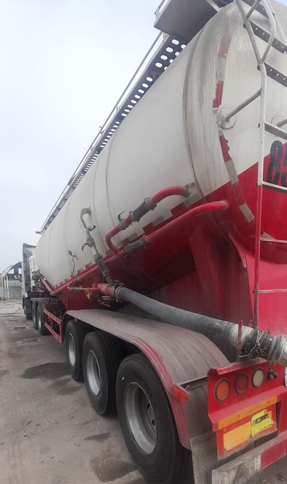 HOWO A7 Цементовоз