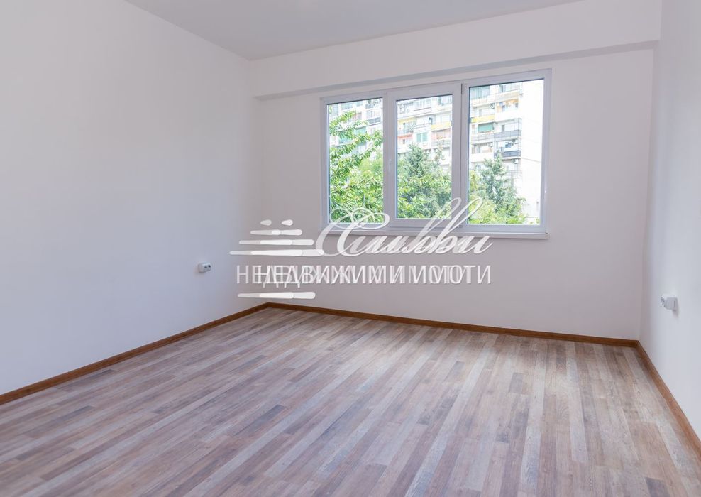 Тристаен апартамент след ОСНОВЕН ремонт - кв.Тракия