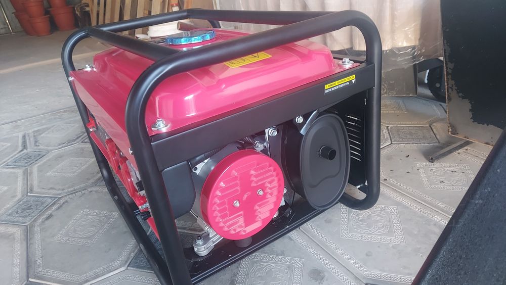 Продам бензиновый генератор новый