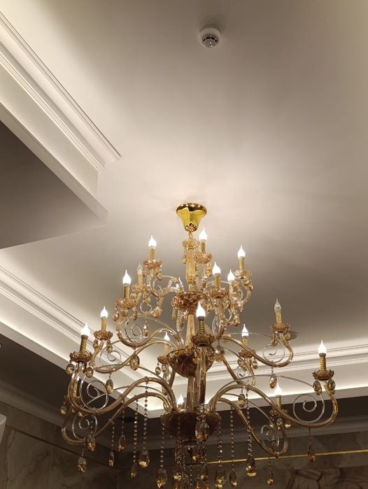 Продам люстры б/у.