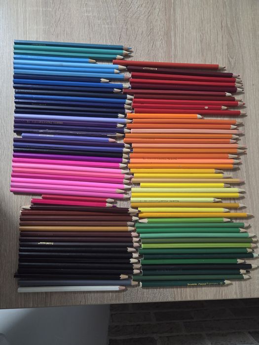 Creioane colorate