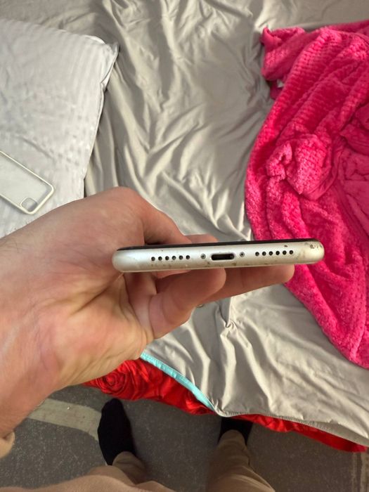 iPhone  11 128г коробки нет