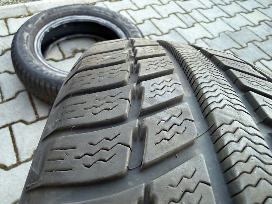 2бр. Зимни Гуми С Борд 205/50R/17 -MICHELIN- DOT:1810- 6.4мм *20€ 2бр*