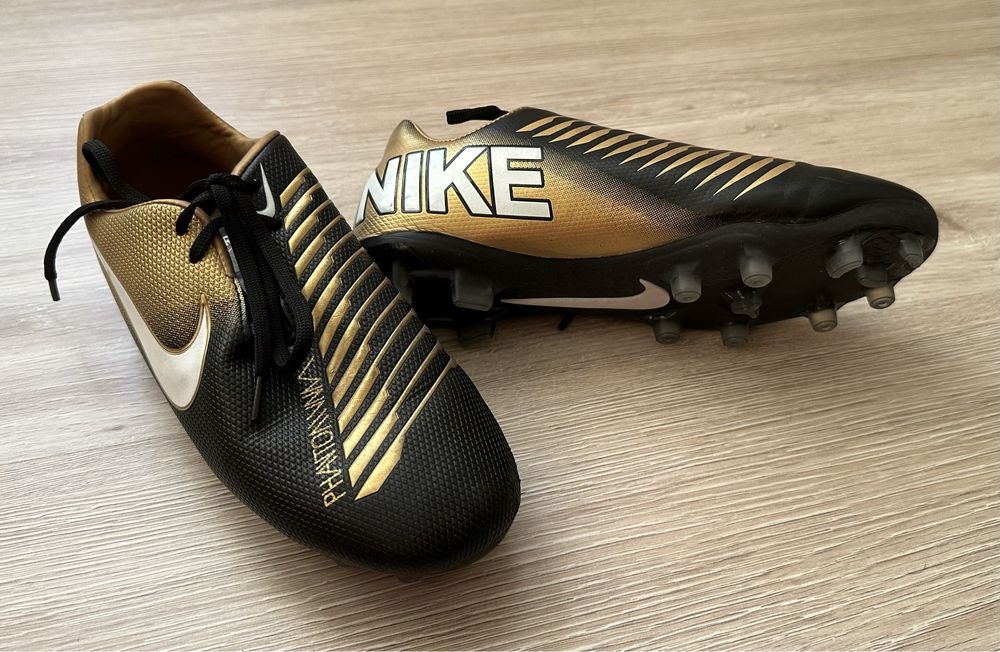 Бутсы футбольные