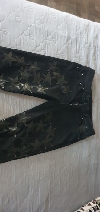 Blugi Hustersjeans mărimea M. Doar probați.