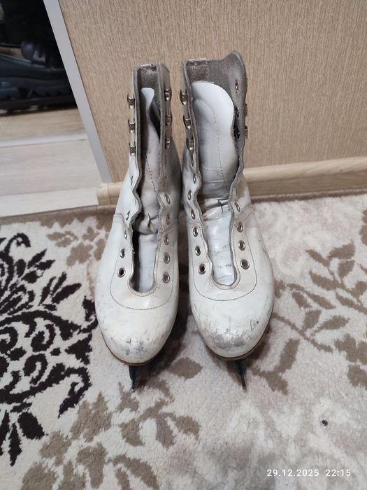 Коньки кожанные для девочки