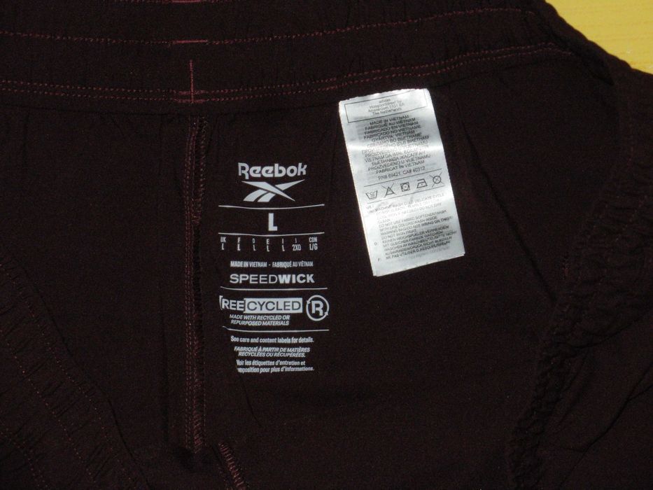 REEBOK оригинални тънки шорти L