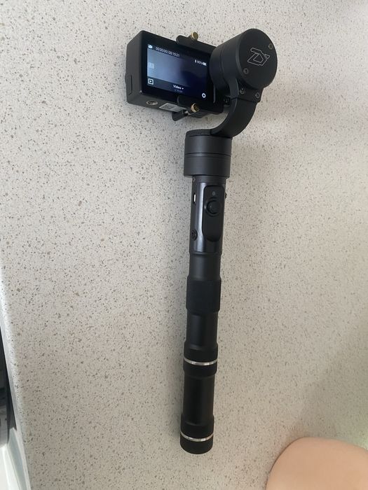 Екшън камера Xiaomi Yi 4k action camera и стабилизатор Zhiyun Evo Z1