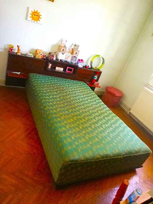 Pat vintage cu mobilier 120 /200
