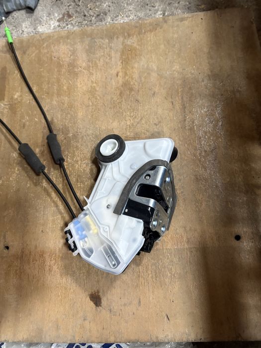 Toyota Rav 4 2022 година Брава Предна Дясна Врата