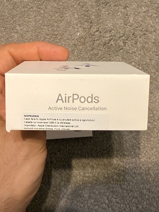 Airpods 4 cu ANC