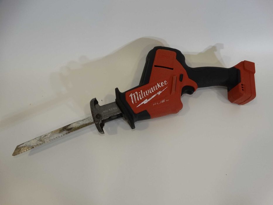 Milwaukee M18 FHZ - Компактен саблен трион