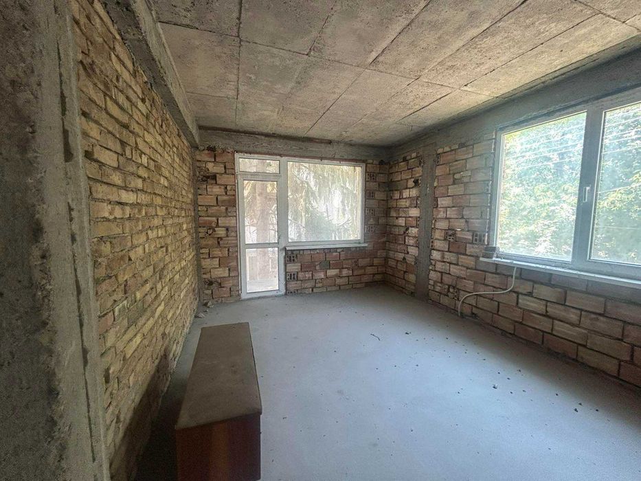 Двуетажна къща с гараж и двор, гр. Попово