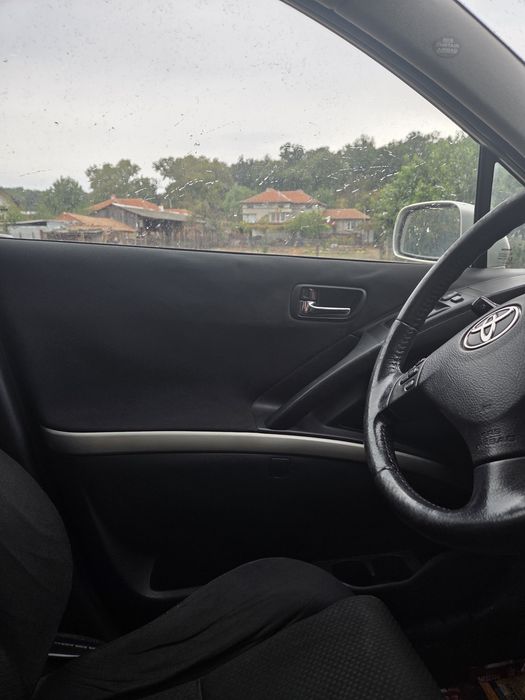Toyota Coroola Verso 2.2 dizel 136