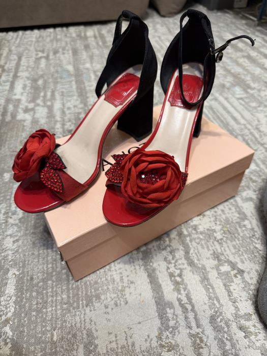 Красивые босоножки