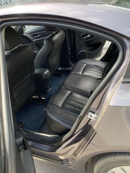 Продам Shevrolet Cruze 2013 год