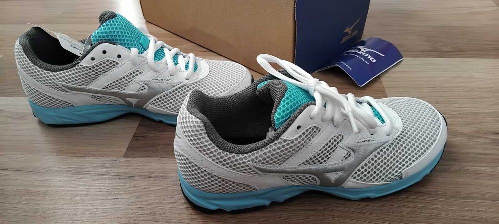 Маратонки за бягане - Mizuno Spark