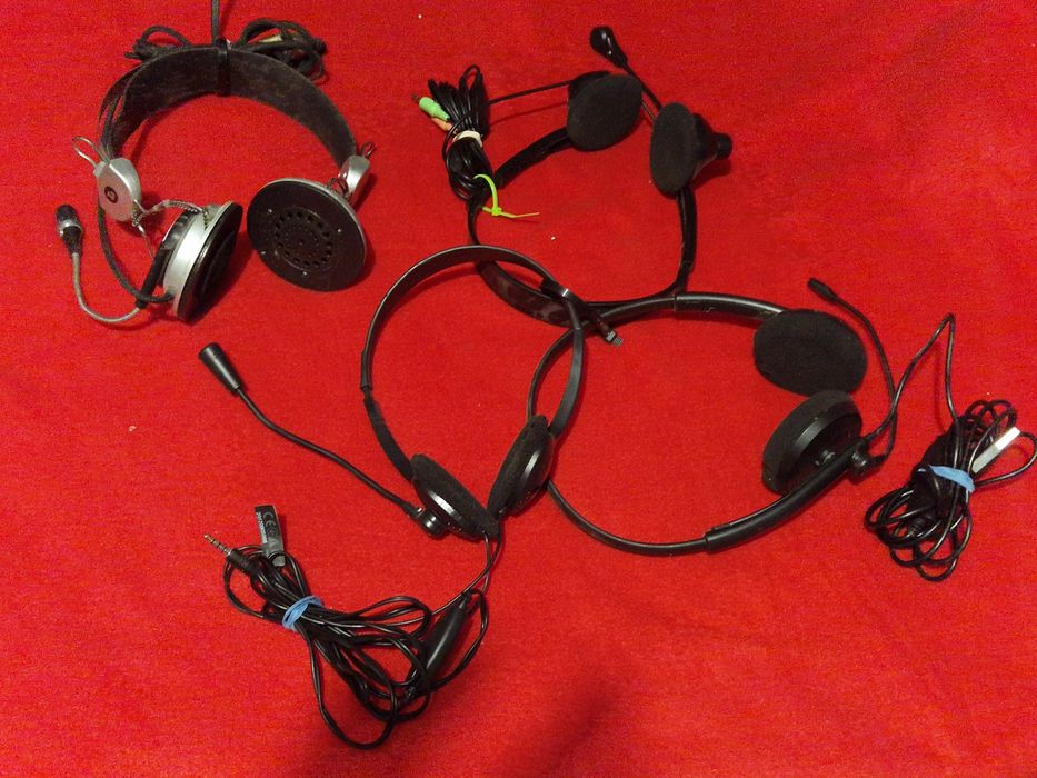 Căști audio cu fir si microfon