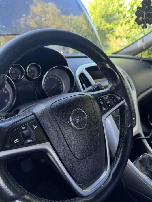 Opel Astra J 2.0 D 163cp