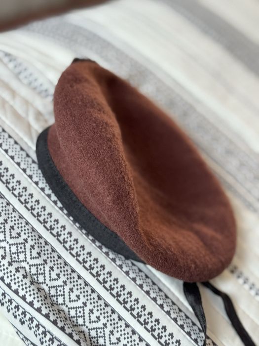 Bereta maro marimea 58