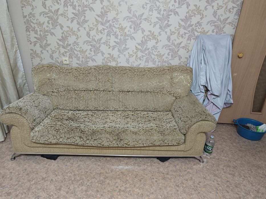 Два кресла и диван