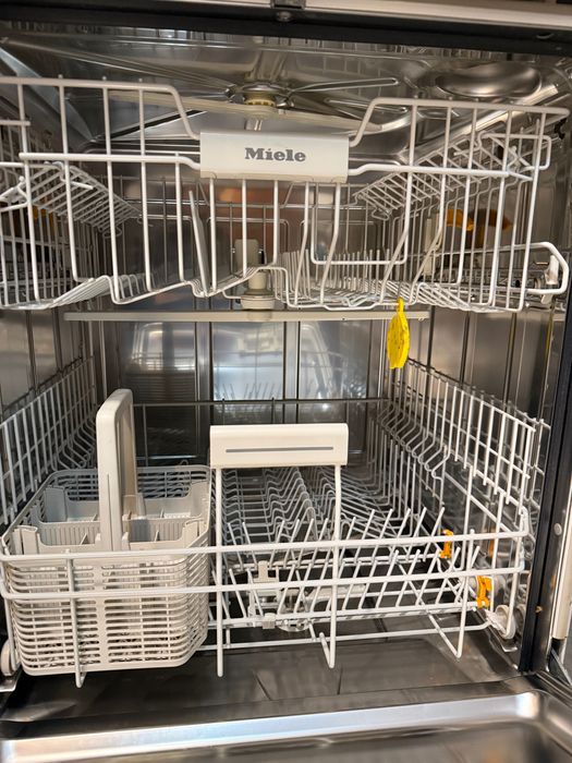 Съдомиална Miele. Втора употреба