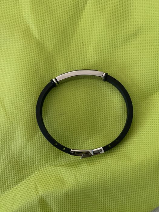 Гривна чисто нова