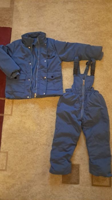 Продам детский комбинезон и куртку
