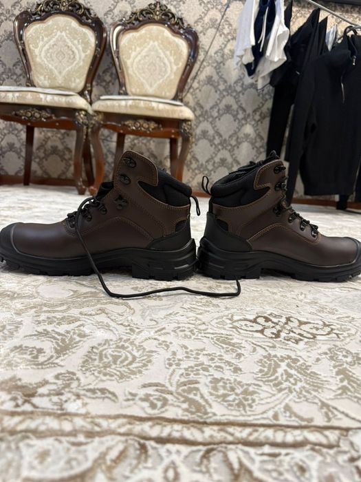 Продам демисезоные рабочие ботинки